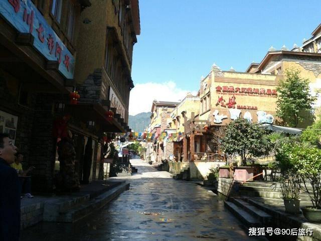 都市女性赛道一路领跑，全能女艺人宋茜火力全开